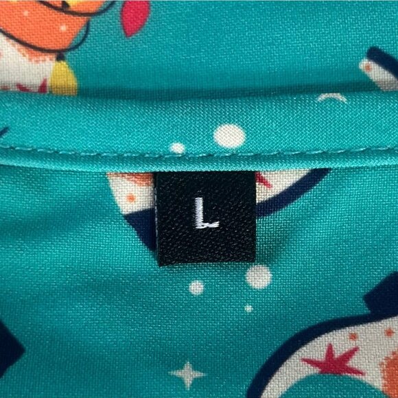 Revel Christmas Boots Scrub Top Womens Large Green New Premium Stretch - Picture 7 of 10